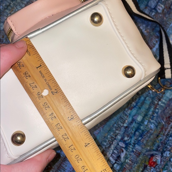 Camera Design Crossbody Bag - Picture 16 of 16